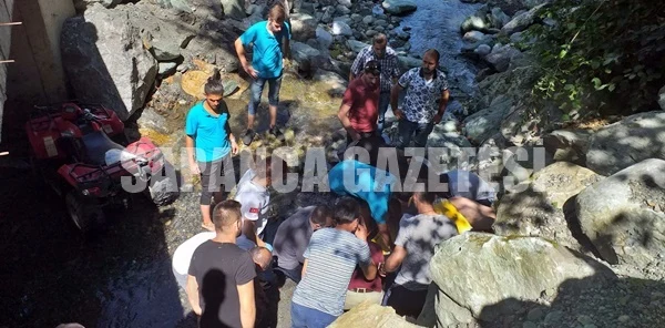 Dereye Uçan Atv'deki 2 Kişi Yaralandı