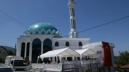 Yüzevler Camisi'nde 3 Sene Sonra İlk İbadet