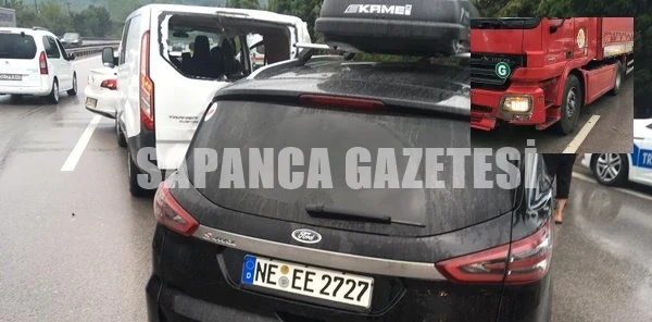 Zincirleme Trafik Kazasında 2 Kişi Yaralandı