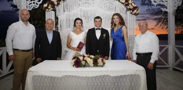 İlayda ve Semih Dünya Evine Girdi
