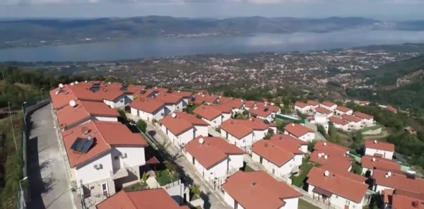 Sapanca ve Kartepe'ye Arap Akını Sürüyor