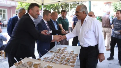 Belediye Aşure Dağıttı