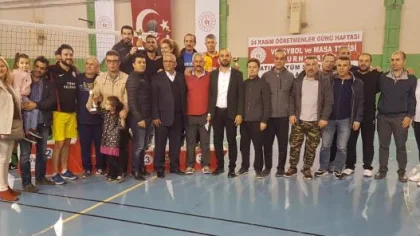 Sapanca Anadolu Lisesi Voleybolda 1. Oldu
