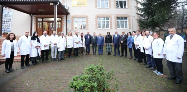 Validen Sapanca'da Okul Ziyareti