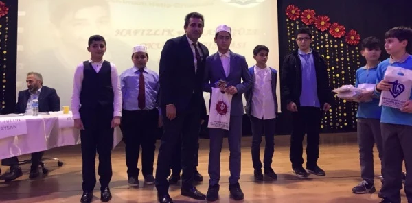 Hafızlık Yarışmasında İl Birincisi Oldu