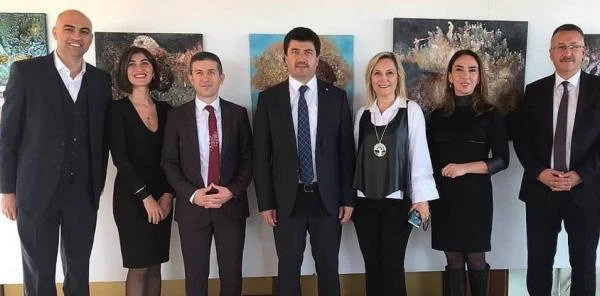 Sır'ların Tuvallere Gizlendiği Sergi Açıldı