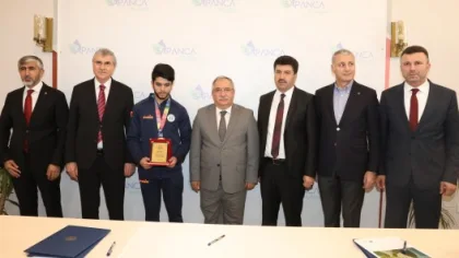 Sapanca'da İmza ve Ödül Töreni