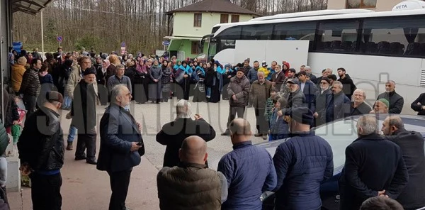 2020'nin İlk Umre Kafilesi Dualarla Uğurlandı