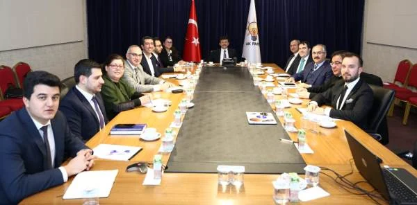 Yılmazer, Siyaset Akademisi'nde