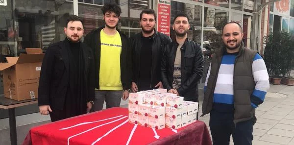 CHP'liler Kandil Simidi Dağıttı