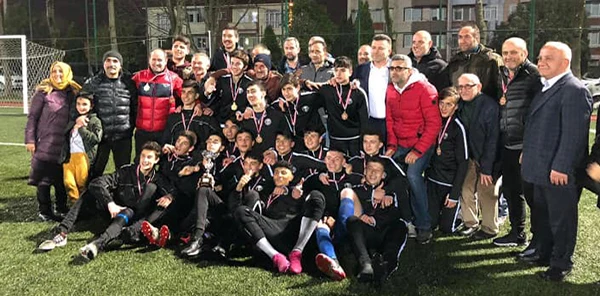 Sapanca Akademispor Şampiyon