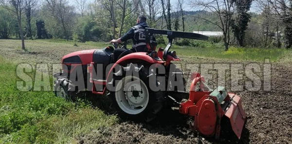 Polis Evden Çıkamayan Yaşlı Vatandaşın Bahçesini Sürdü
