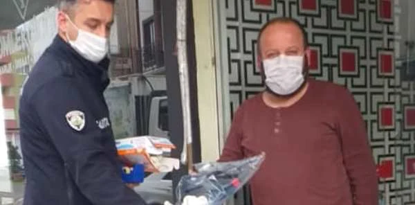 Kuaför ve Berberlere Maske Dağıtıldı