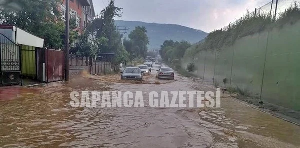 Sapanca'da Sağanak Etkili Oldu
