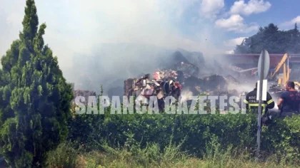 Sapanca'da Bulunan Fabrika'da Yangın Çıktı