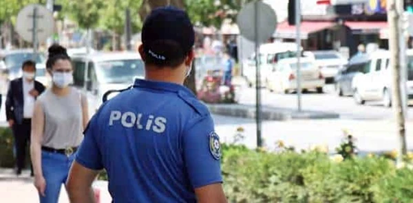 Yarından İtibaren Maske Takmayanlara 900 Lira Ceza Kesilecek