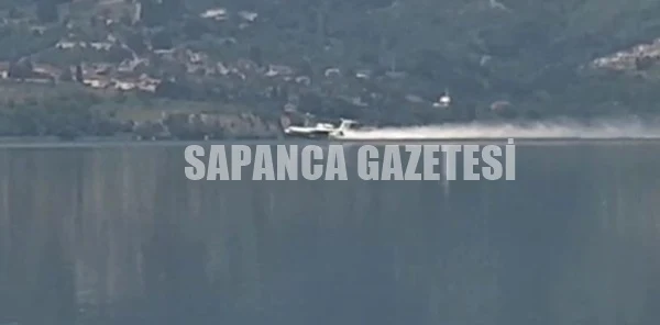 Dikkat! Yangın Söndürme Uçağı Gölden Su Alıyor