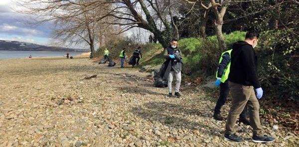 SASKİ, Sapanca Gölü Etrafında Rutin Temizlik Çalışmalarına Devam Ediyor