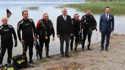 Sapanca Gölü'nde Temizlik Yapıldı