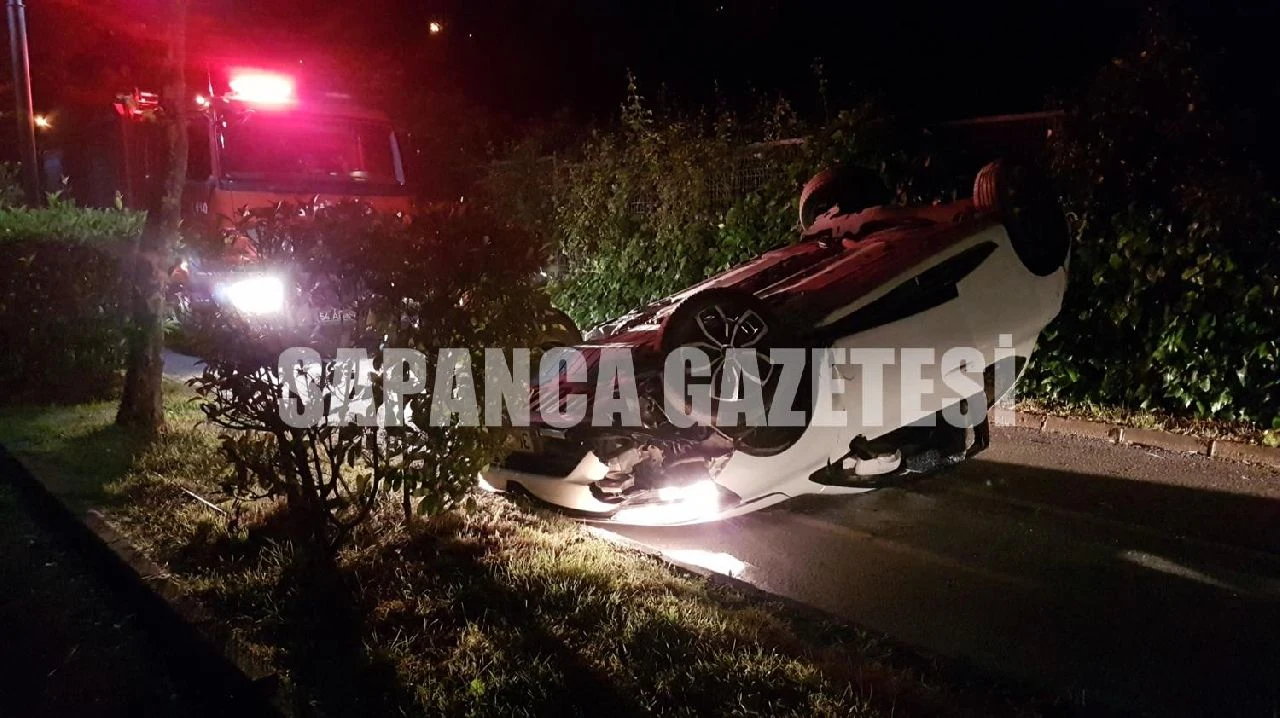Trafiğe Kapalı Yoldaki Bariyerlere Çarptı