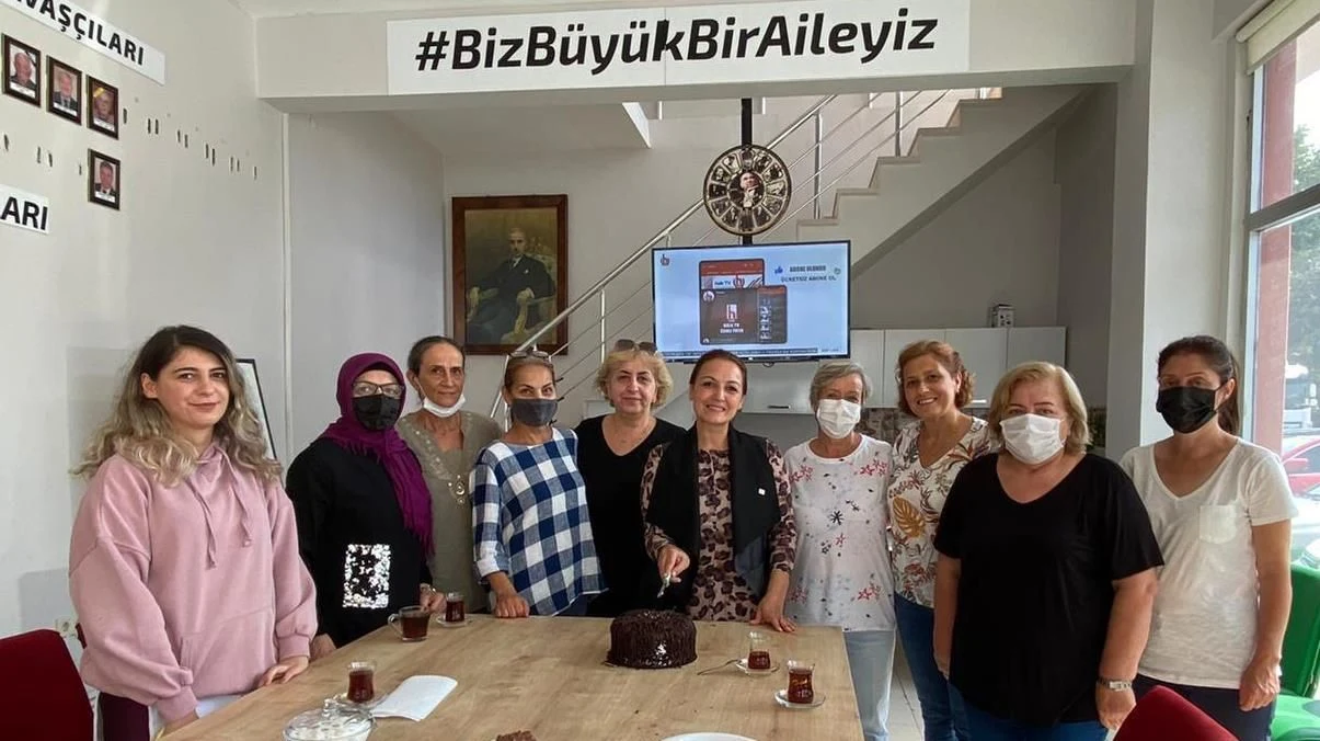 CHP Kadın Kollarında Bayrak Değişimi