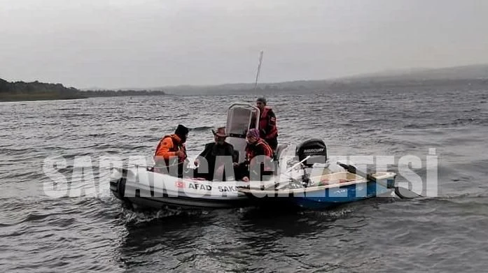 Gölde Mahsur Kalan Balıkçıyı AFAD Kurtardı