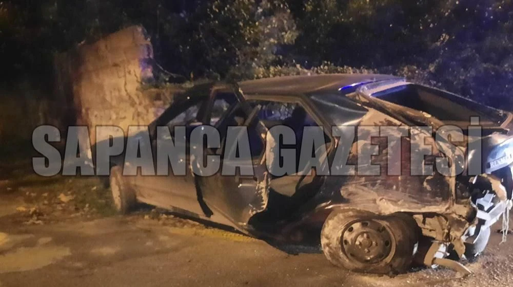 Gençlerin Araba Gezintisi Kazayla Son Buldu: 5 Yaralı