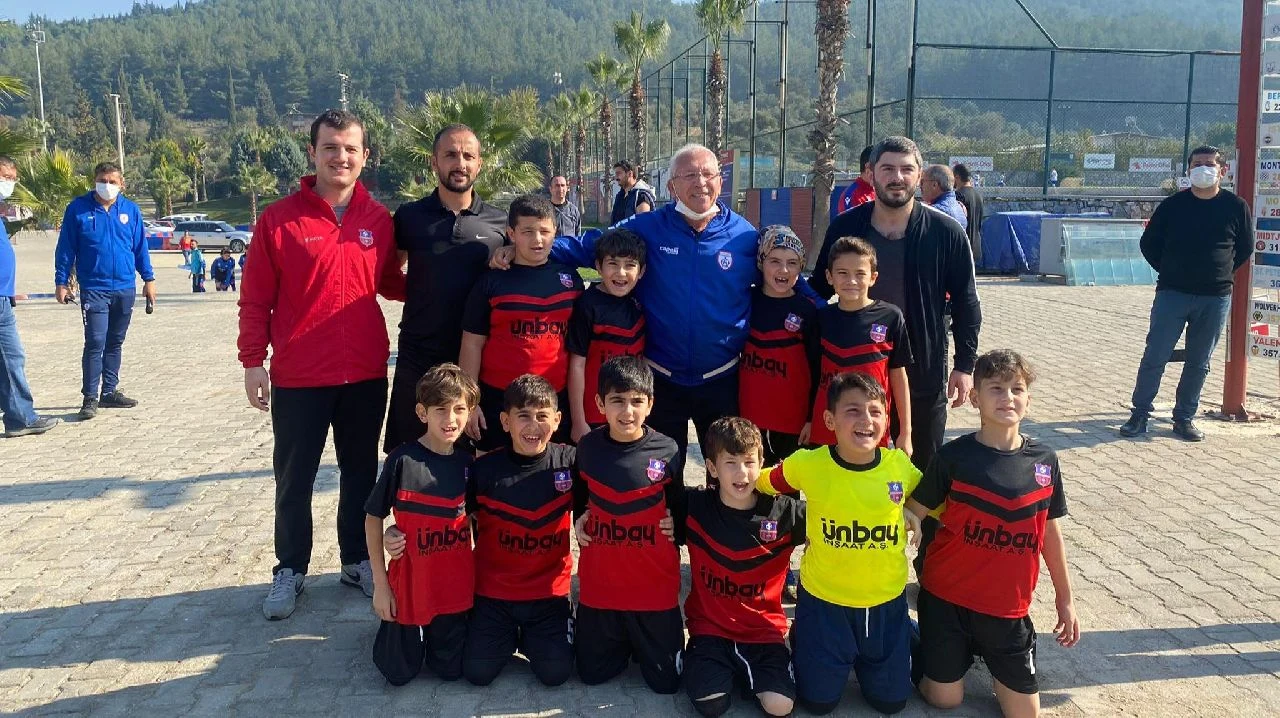 Kurtköyspor Gelecek Vadediyor