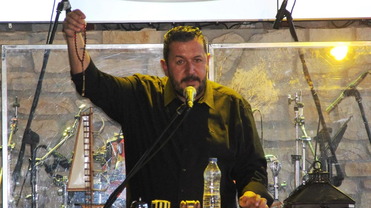 ''Gelen Hediyeleri Sattırarak Gelirini Engellilere Bağışladı''