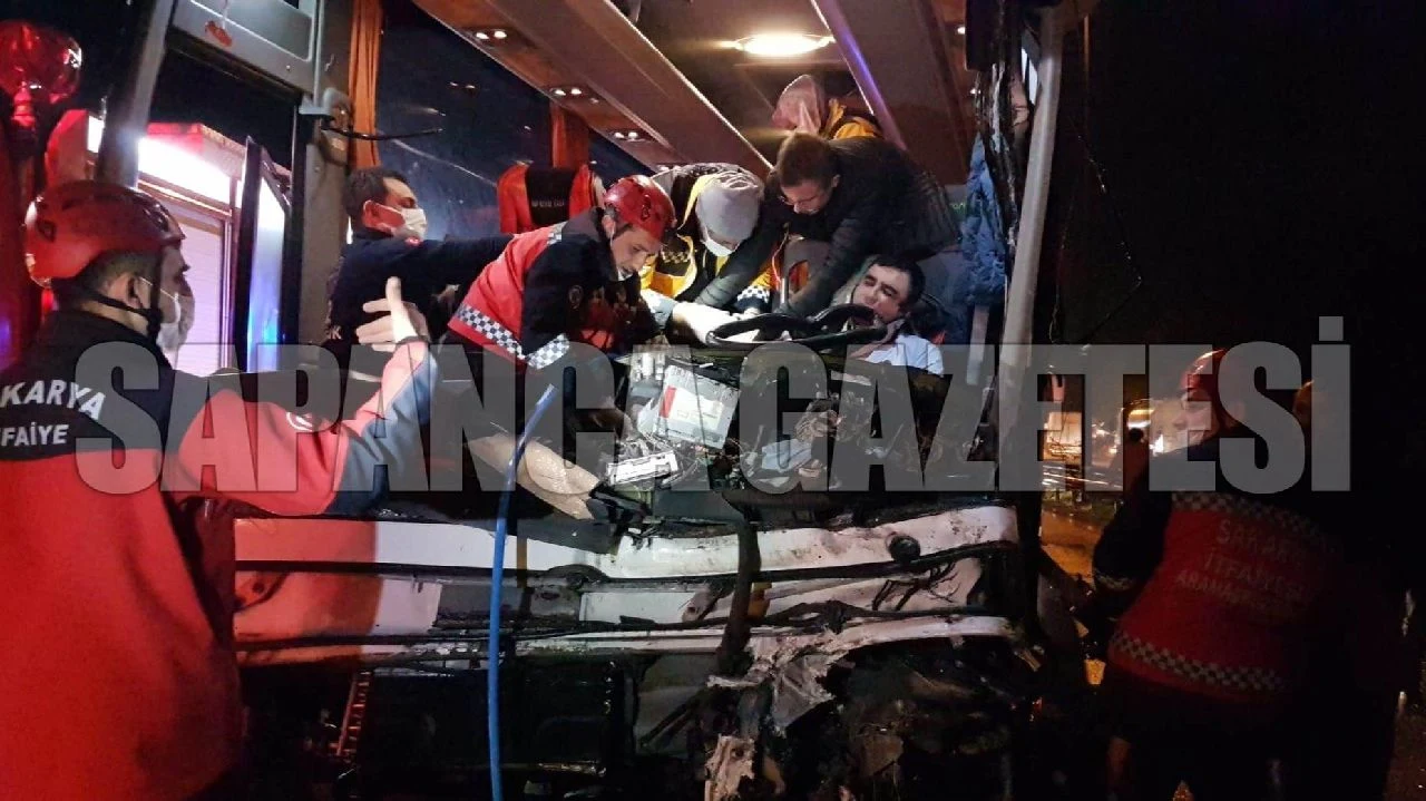 Sapanca'da Otobüs Kazası: 20 Yaralı