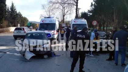 Sapanca'da Trafik Kazası: 4 Yaralı