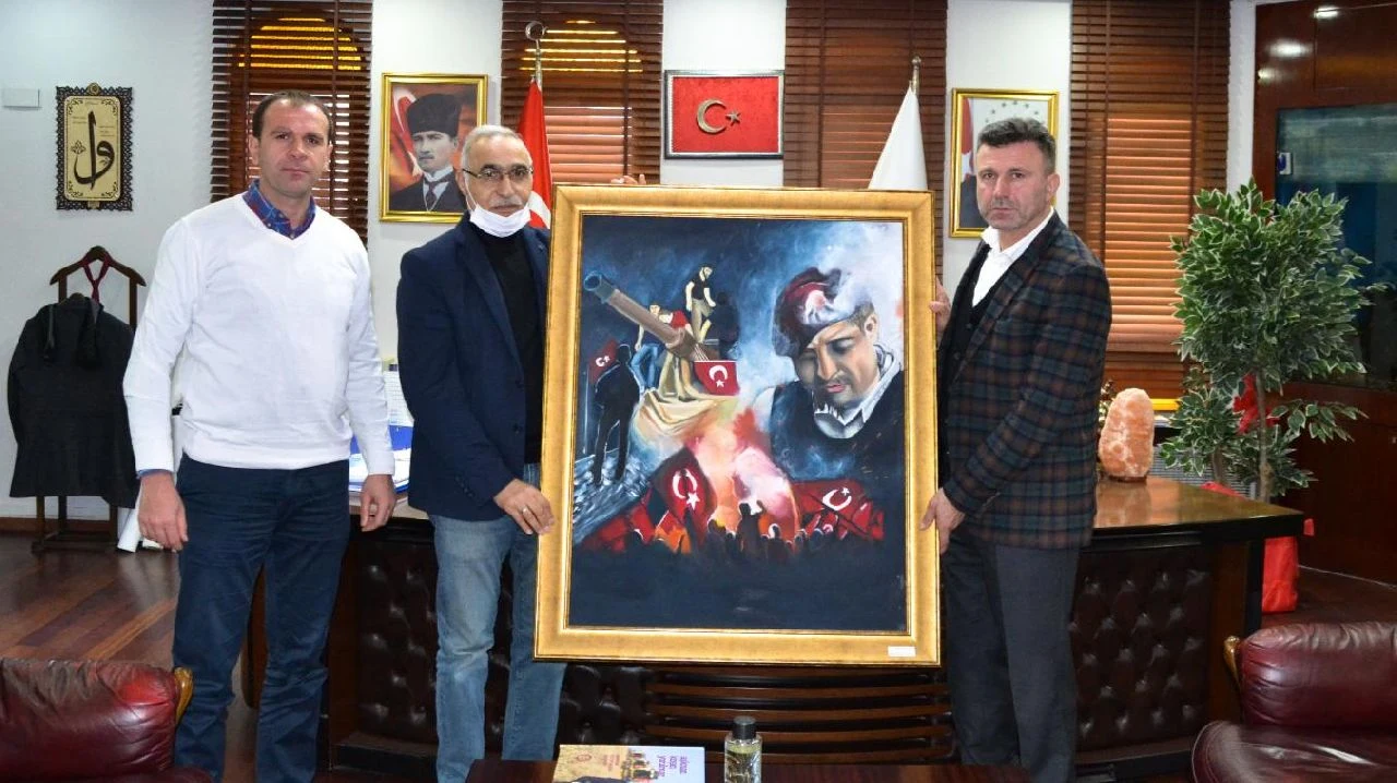 Başkan Özen'e Anlamlı Hediye