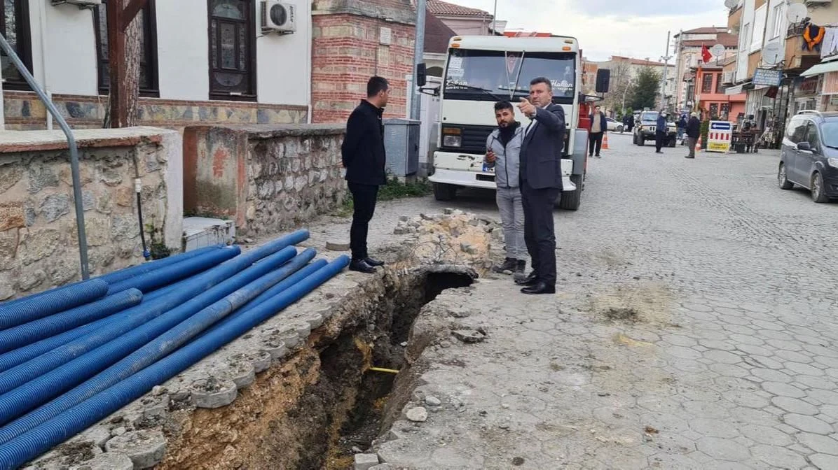 Sapanca'da Caddeler Yenilenmeye Devam Ediyor