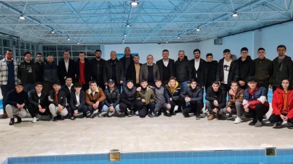 Gümüşel ve Özen Gençlerle Bir Araya Geldi