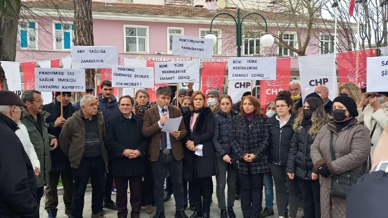 CHP: "Hekimlerimizin Her Zaman, Her Koşulda Yanındayız"