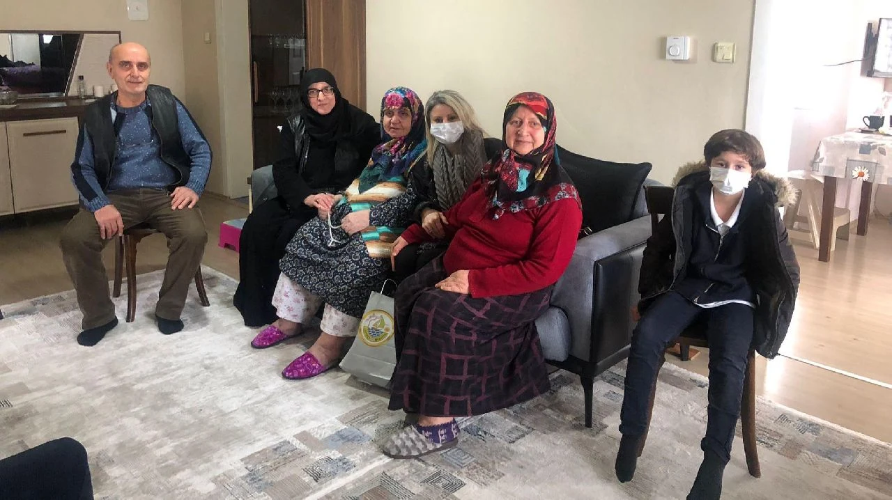 Sapanca'da Hasta ve Yaşlı Ziyaretleri Sürüyor