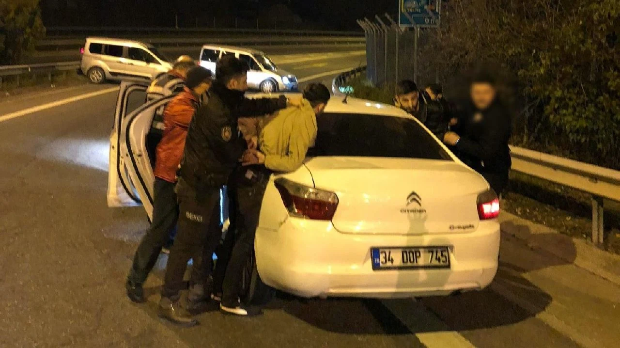 Sapanca'da Polis Ekipleri Kokain Ele Geçirdi