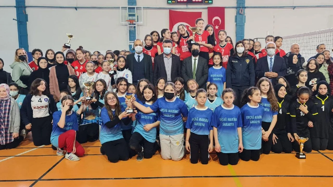 Voleybolda Sapanca'nın En İyileri Belli Oldu
