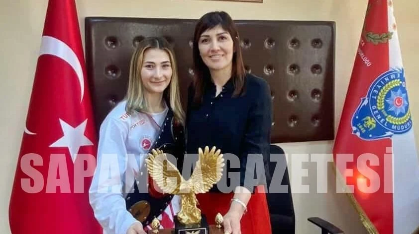 Şampiyondan Müdür İlhan'a Ziyaret