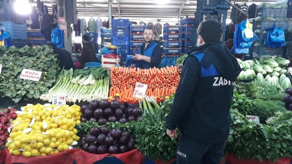 Sapanca Belediyesi Zabıta Ekipleri Etiket Denetiminde
