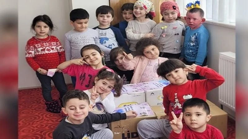 Sapanca'da Minik Eller Ramazan Kolisi Hazırladı