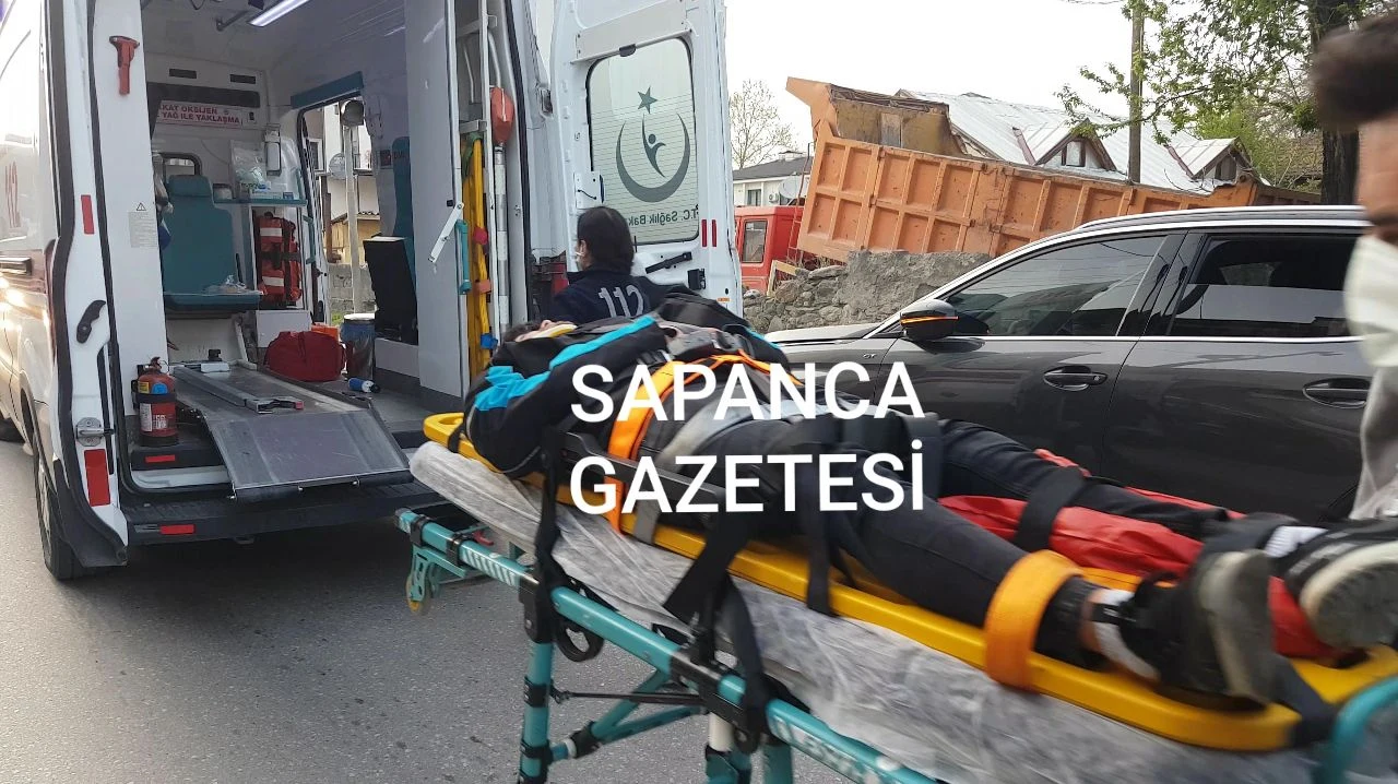 Sapanca'da Pizza Yetiştirmeye Çalışan Kurye Kaza Yaptı