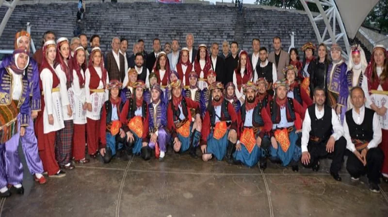 Bu Kez Öğretmenler Sahneye Çıktı