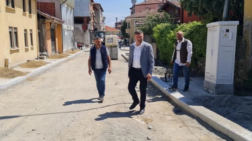 Kayacan Caddesi'nde Yenileme Çalışmaları Devam Ediyor