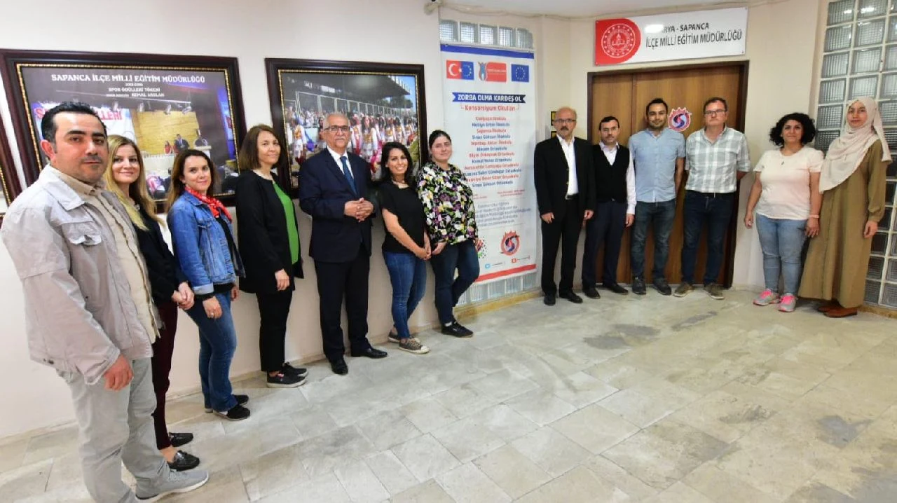 Sapanca'dan 12 Öğretmen Avrupa Yolcusu