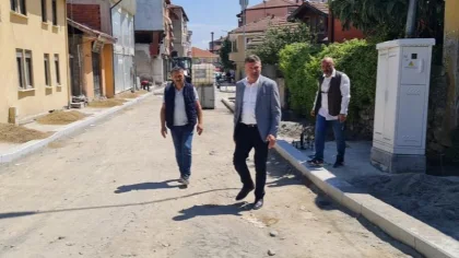 Kayacan Caddesi'nde Yenileme Çalışmaları Devam Ediyor