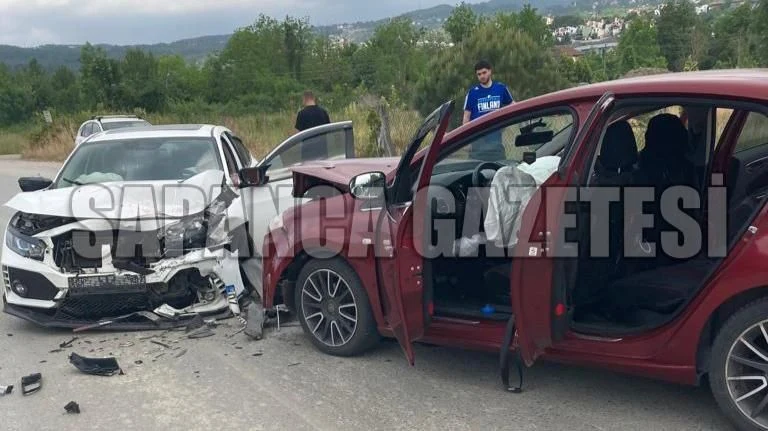 Sapanca'da Trafik Kazası: 5 Yaralı