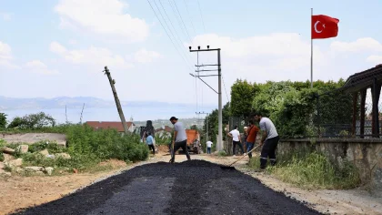 Sapanca Mahmudiye'ye Güçlü Altyapı ve 200 Ton Asfalt
