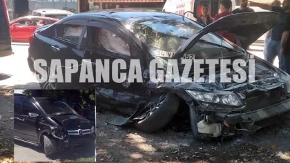 Sapanca'da Tur Minibüsü ile Otomobil Çarpıştı: 8 Yaralı