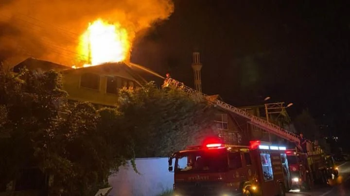 Sapanca'da Korkutan Yangın
